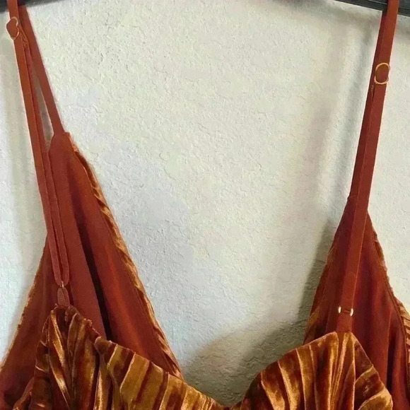 House Of Harlow 1960 x Revovle Pearl Pleated Velvet Wrap Dress\Tunic Party SizeS - Picture 7 of 10